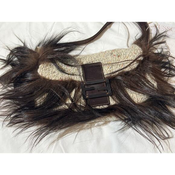 Vintage Fendi Limited Edition Baguette Bag Knit & Fur Trim - Picture 3 of 11